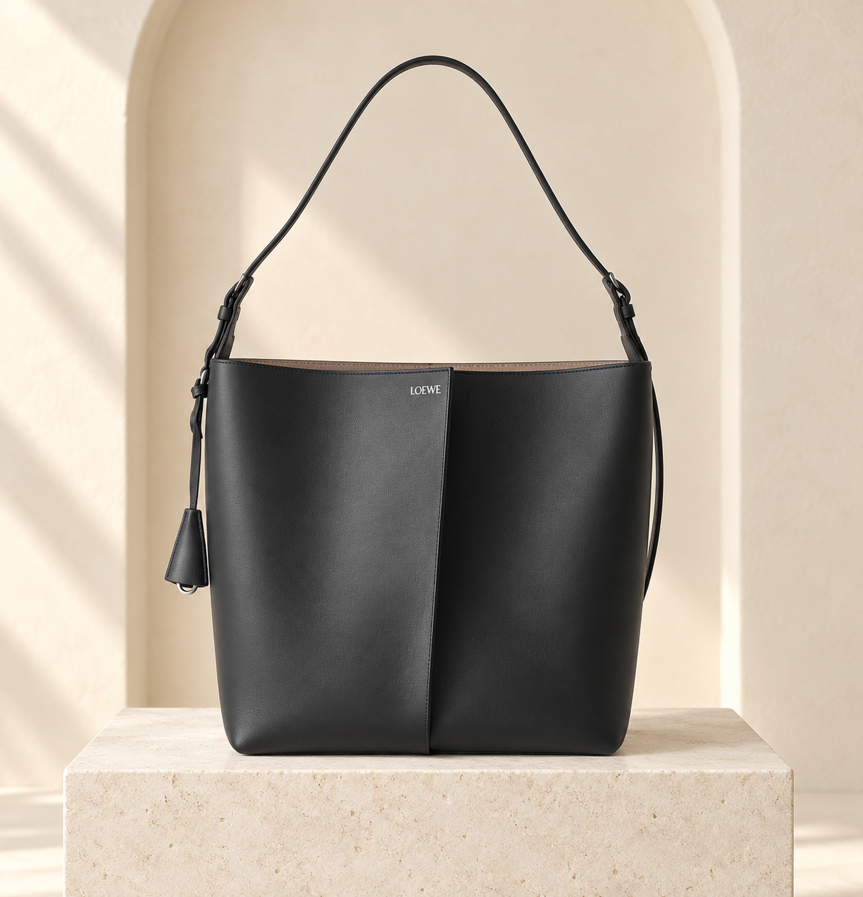 Bilbao Bucket Bag - Large, Black Smooth Calfskin